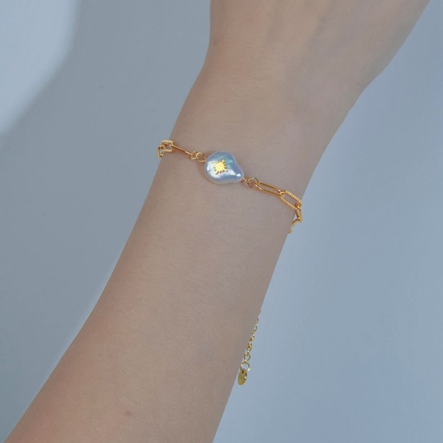 Sunburst on the irregular pearl chunky chain bracelet in stainless steel